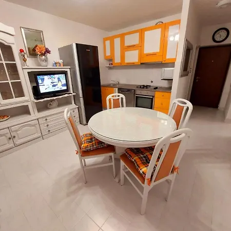 Split apartment *