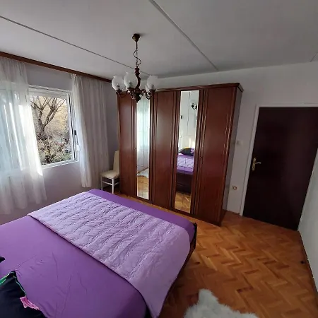 Apartment Split Apartment