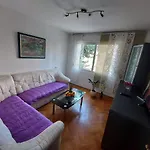 Split Apartment Split